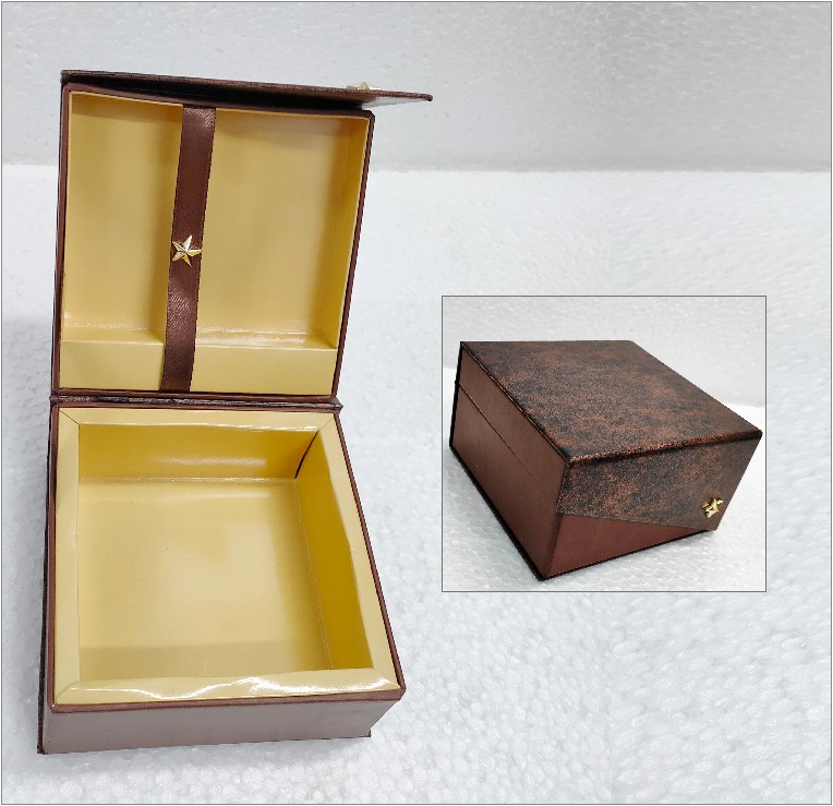 Rigid packaging box 